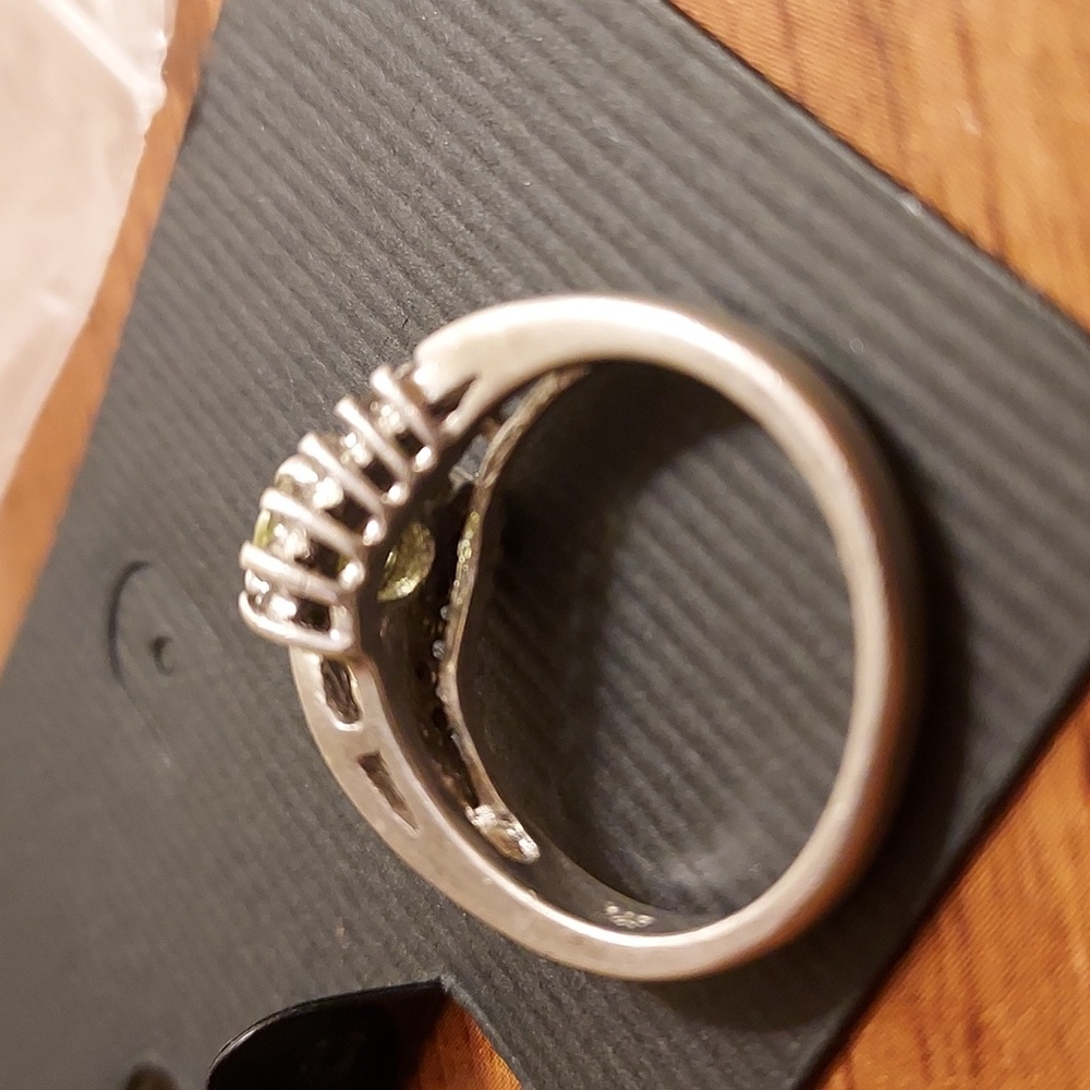 Real diamond & Peridot green birthstone ring - Picture 6 of 8